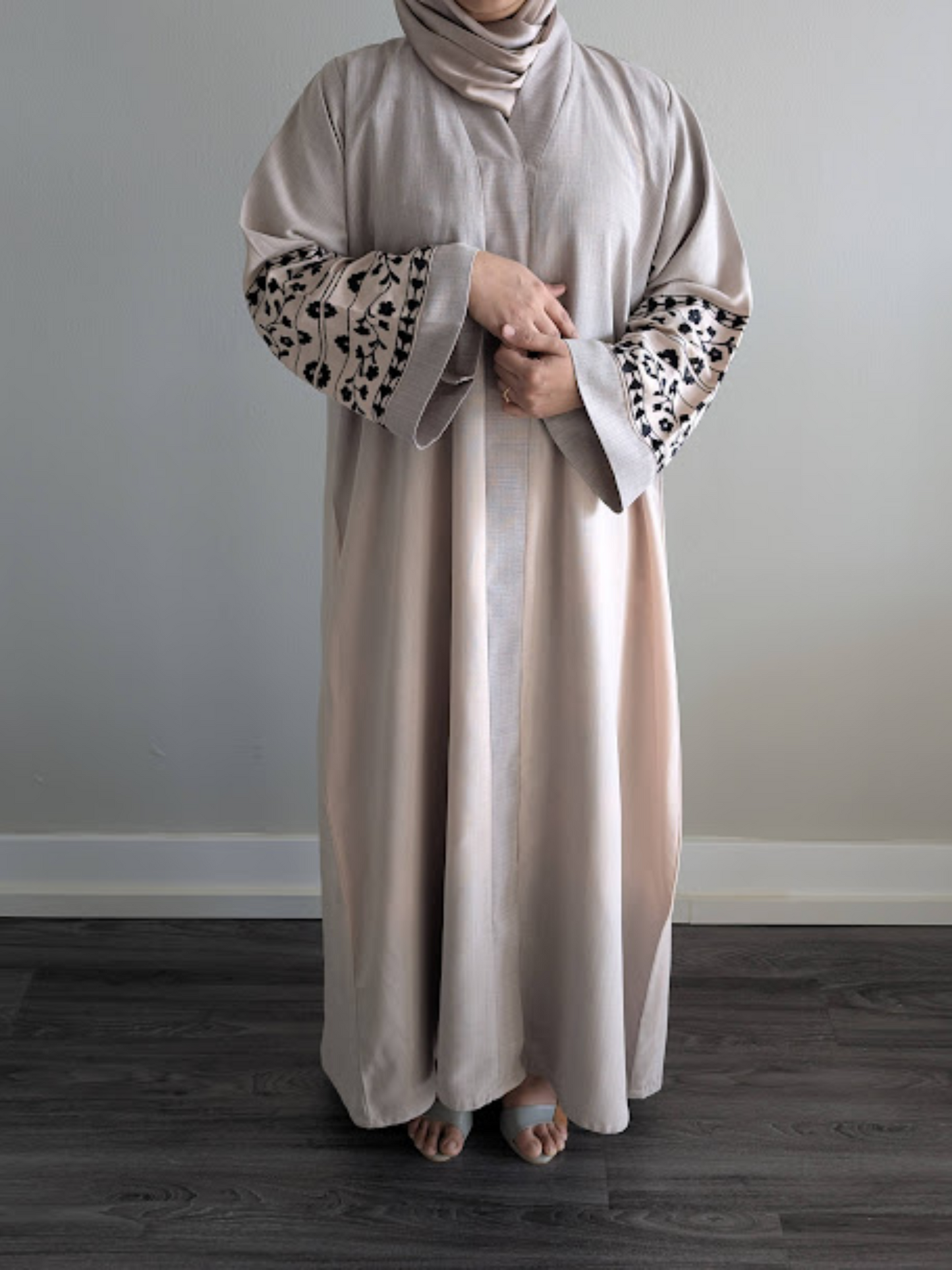 Linen Collar Abaya with Black Embroidery