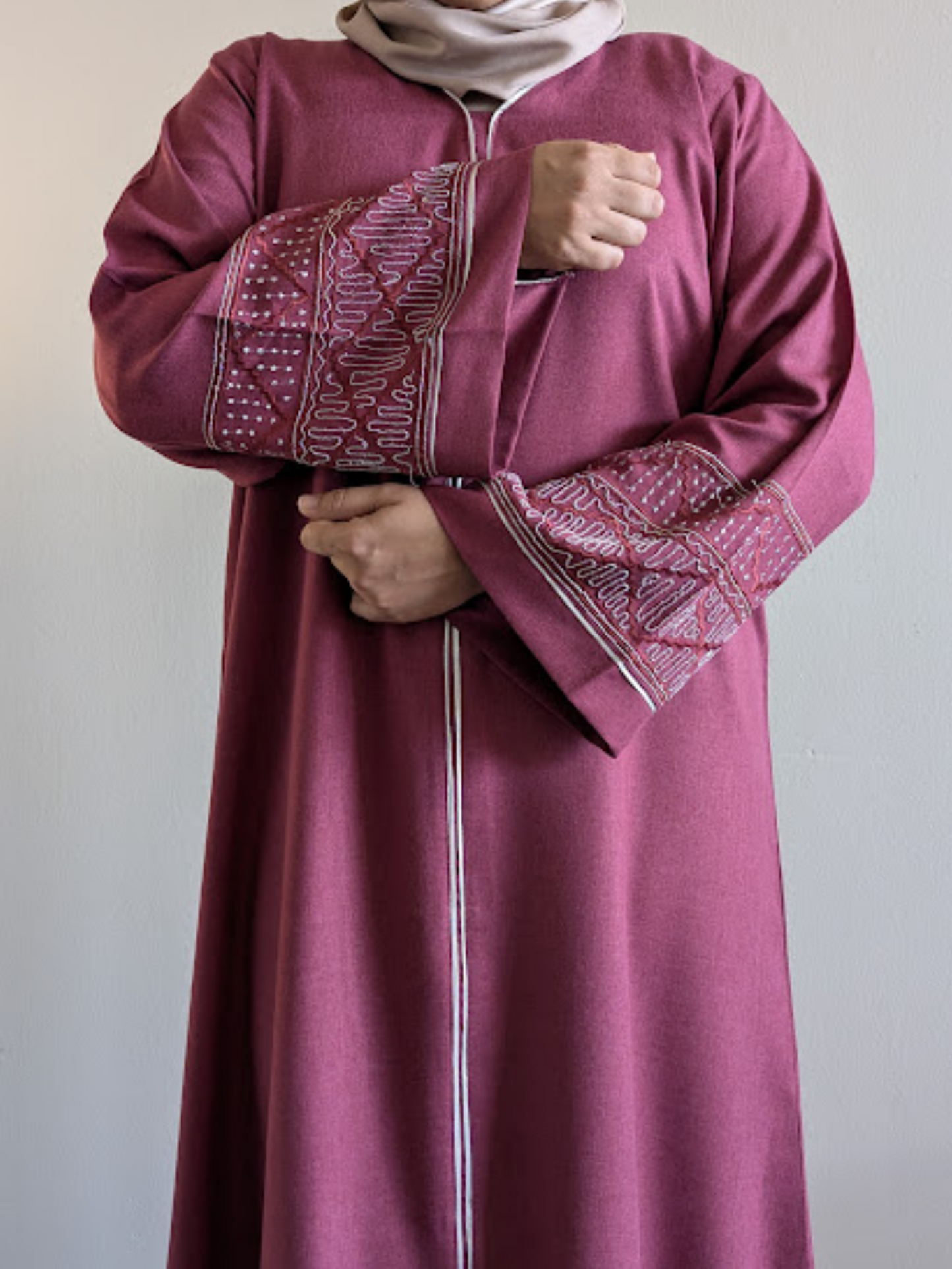 Linen Abaya with Chain Work